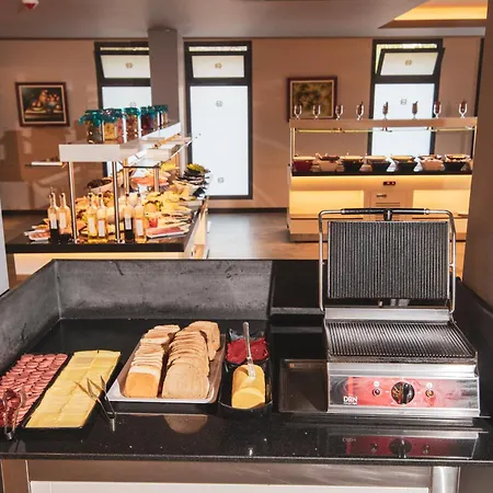 Orka World & Aquapark 4*