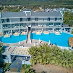 Orka World & Aquapark 4*