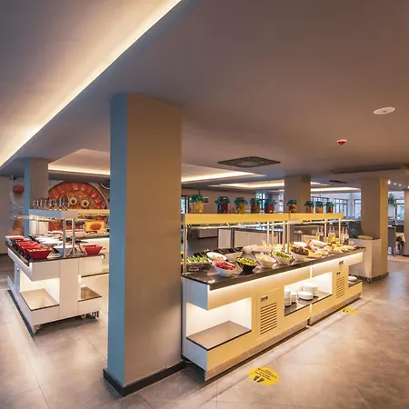 Orka World & Aquapark Szálloda 4*
