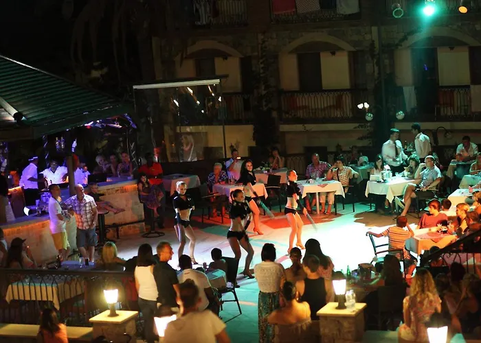 Orka World & Aquapark 4* オルデニズ